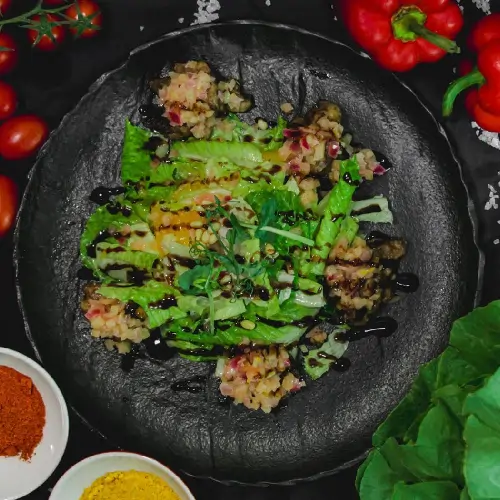ТЕПЛЫЙ САЛАТ С КУРИНОЙ ПЕЧЕНЬЮ